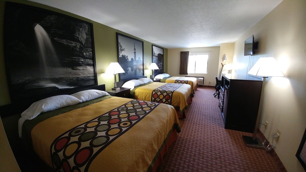 Suite, Multiple Beds - Photo 4