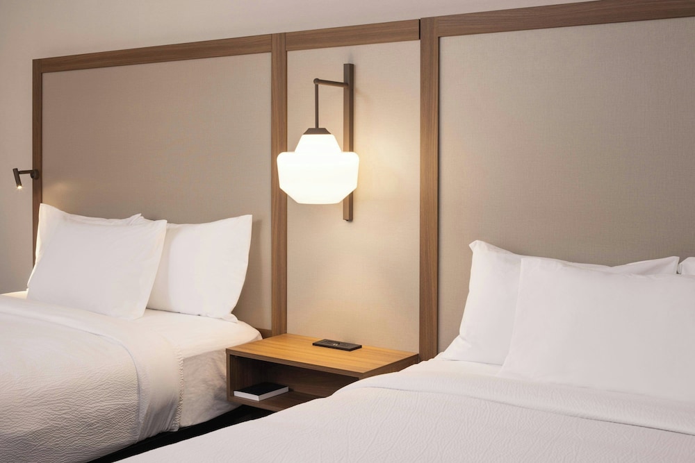 Room, 2 Queen Beds - Photo 1