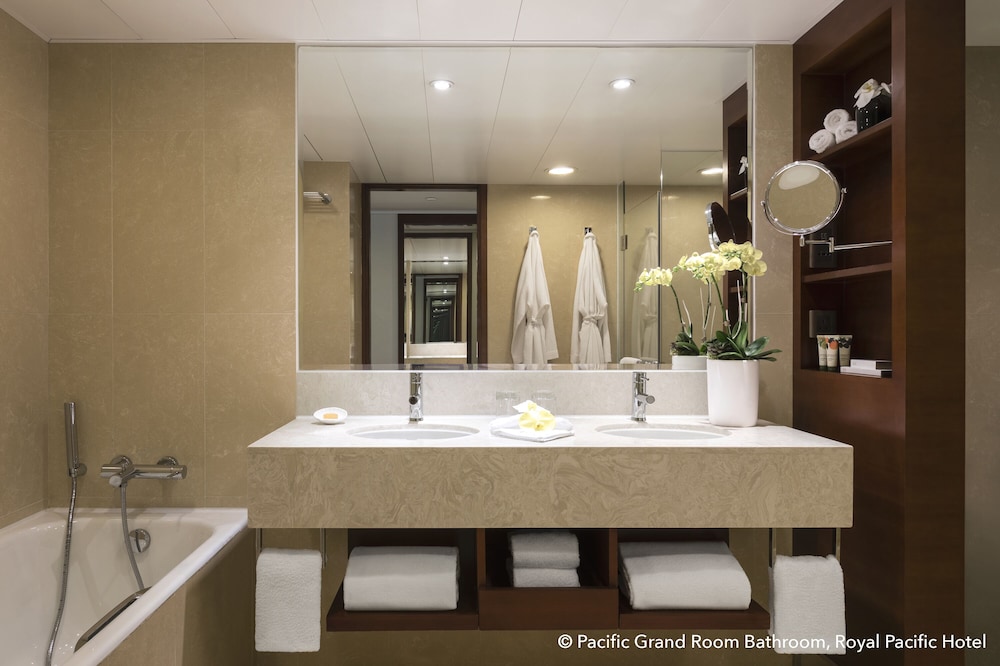 Towers Pacific Grand Room photo 3