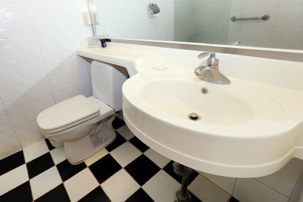 Deluxe Twin Room - Photo 16
