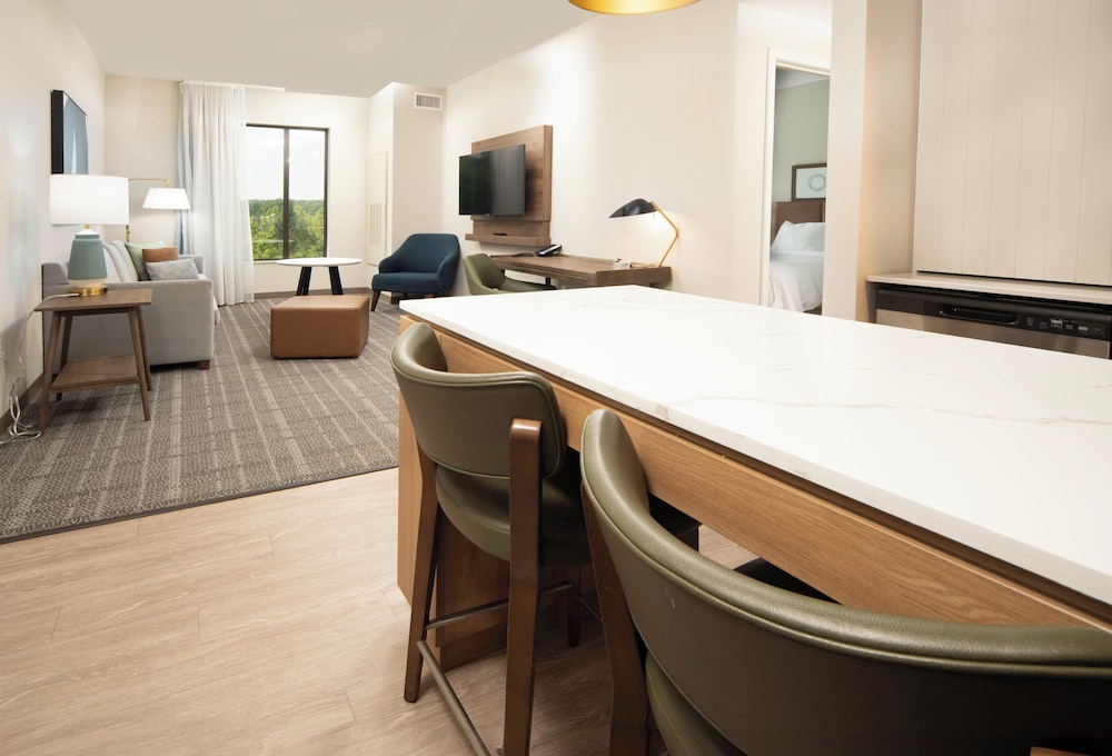 Suite, 1 Bedroom, Accessible (Communications) - Photo 1