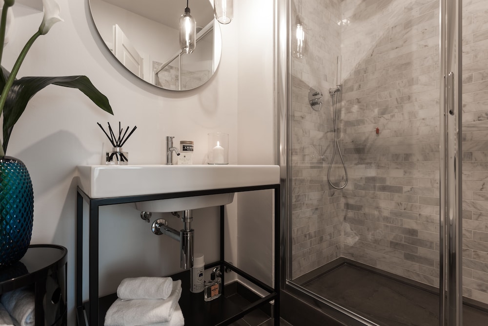 Standard Double or Twin Room, Courtyard View photo 3