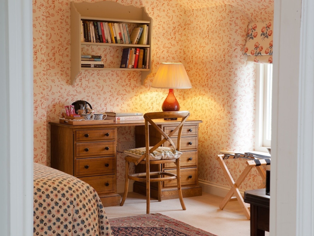 Twin Room, Private Bathroom (Pink Room) photo 2