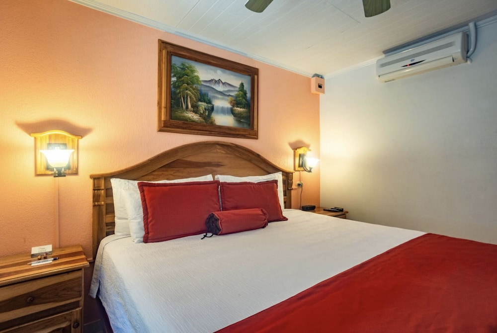 Signature Studio Suite, 2 Bedrooms, Courtyard View photo 1