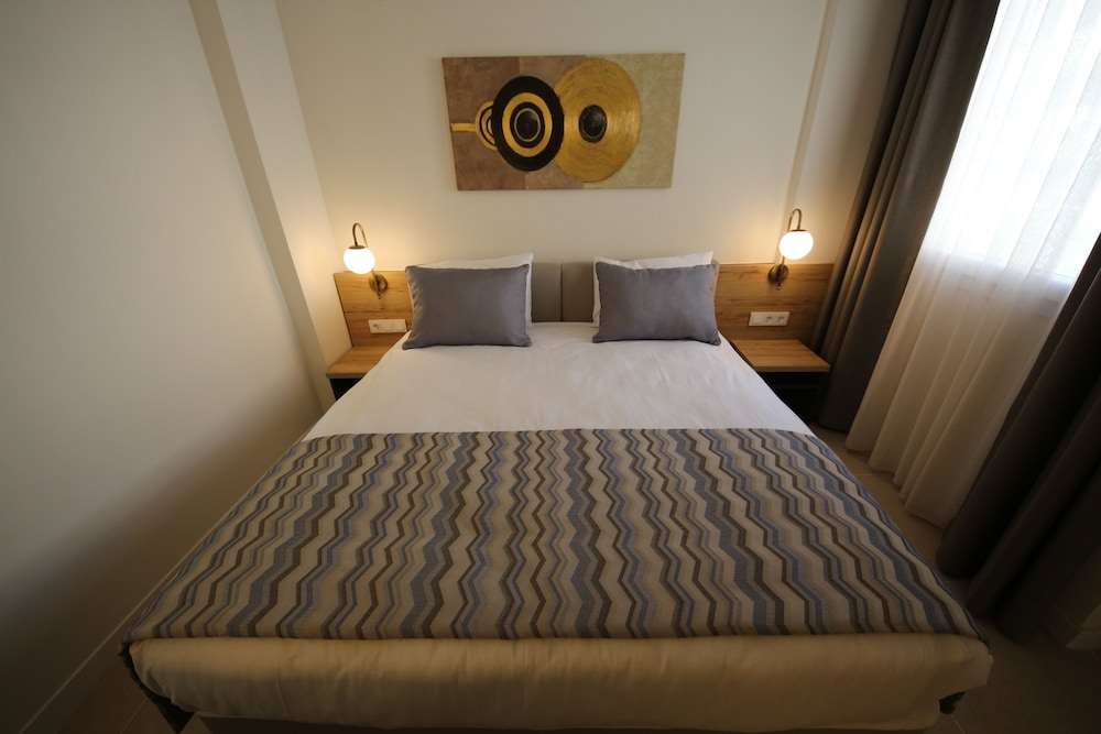 Comfort Suite, 1 Bedroom, City View - Photo 2