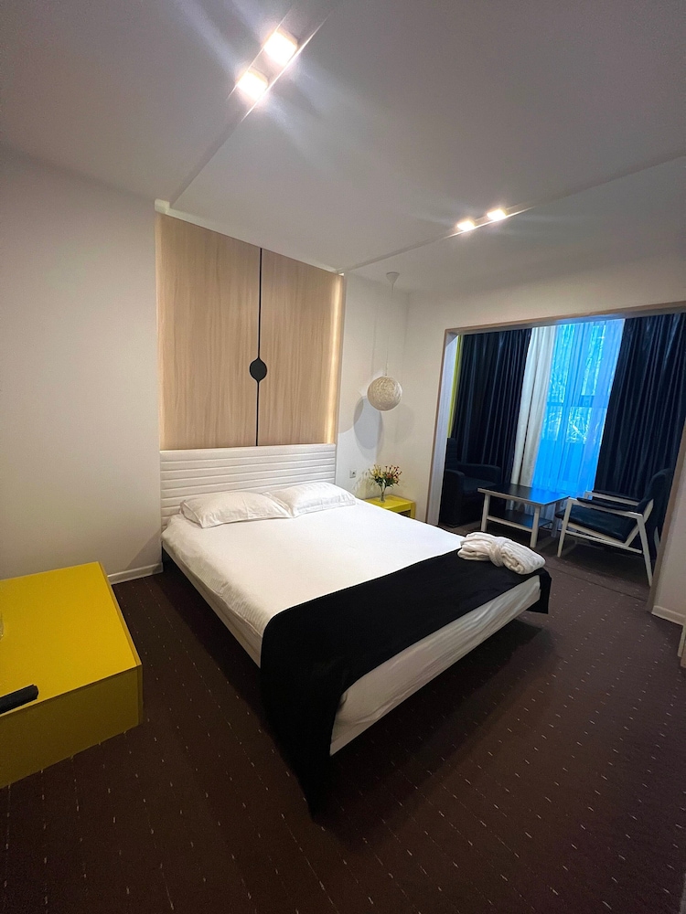 Deluxe Double or Twin Room photo 2
