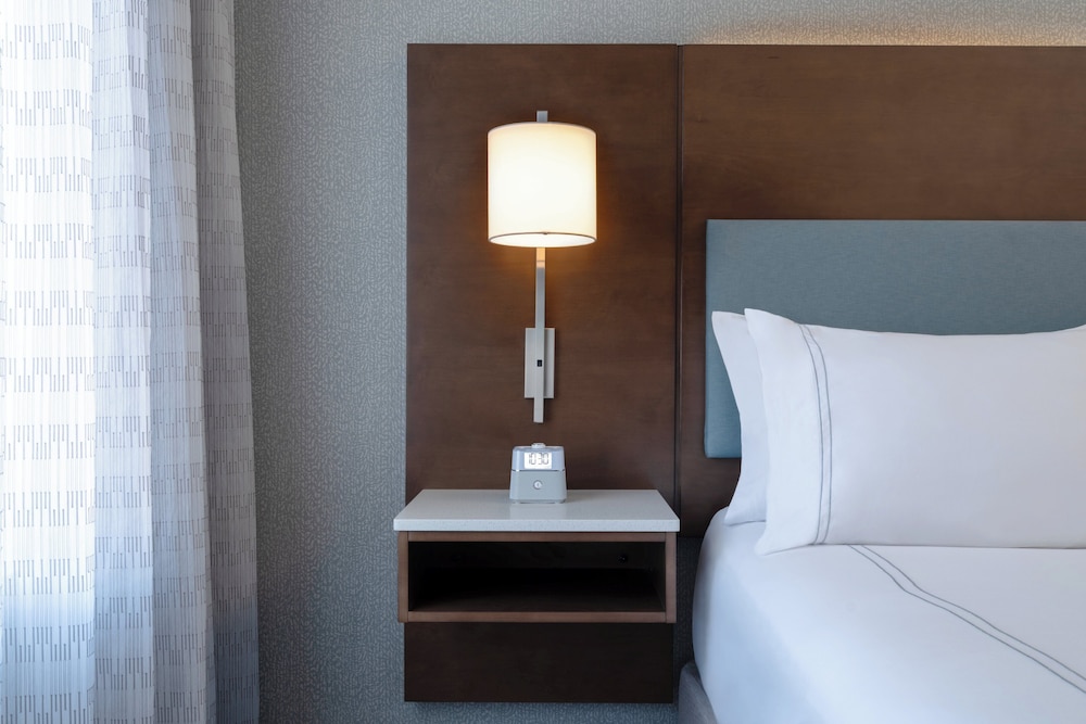 Standard Room, 1 King Bed photo 1