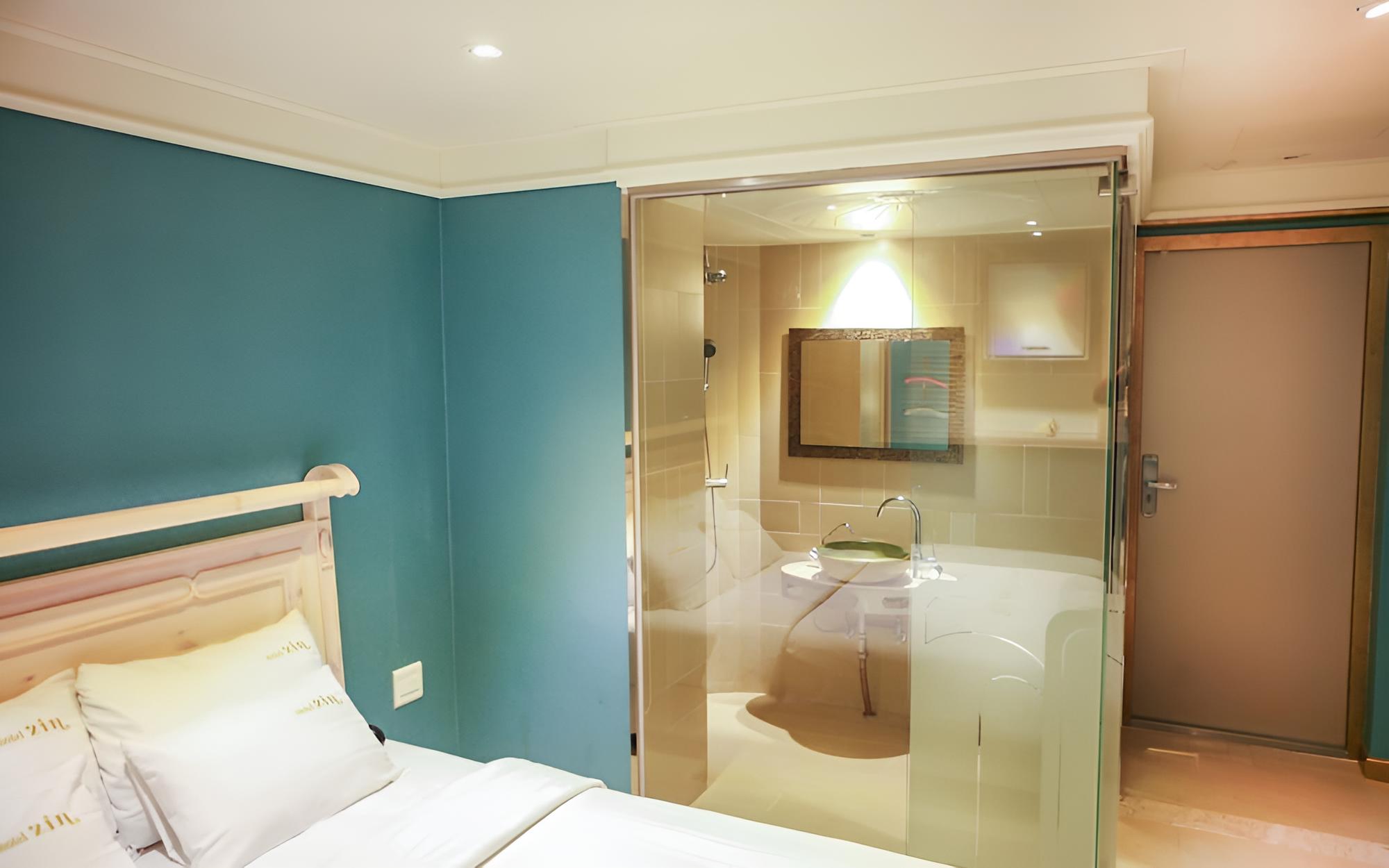 Room (Standard walk-in special (no parking ) - Photo 2