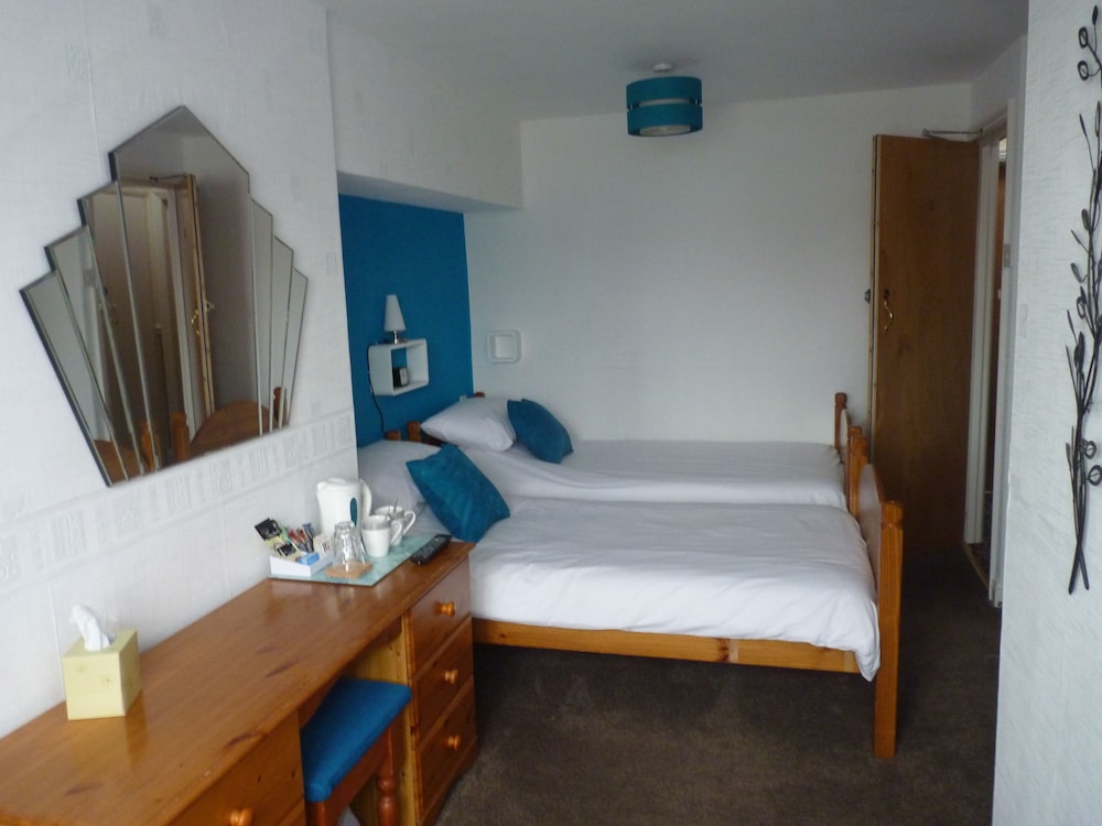 Twin Room, Ensuite photo 2