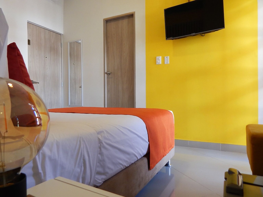 City Room, 1 Double Bed, Balcony, City View - Photo 5