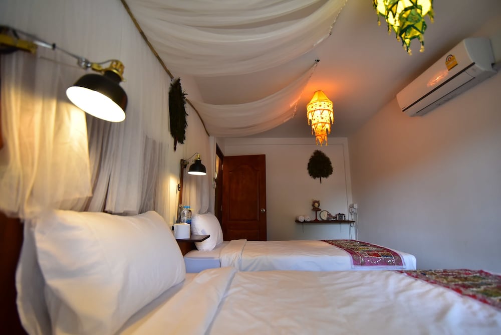 Elite Triple Room, Multiple Beds photo 3