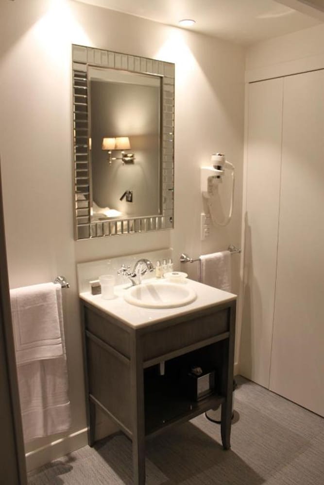 Executive Room, 2 Bedrooms, Connecting Rooms thumbnail 5