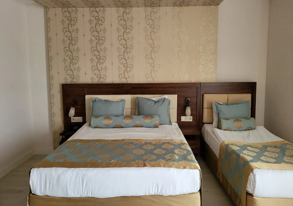 Standard Large Room photo 3