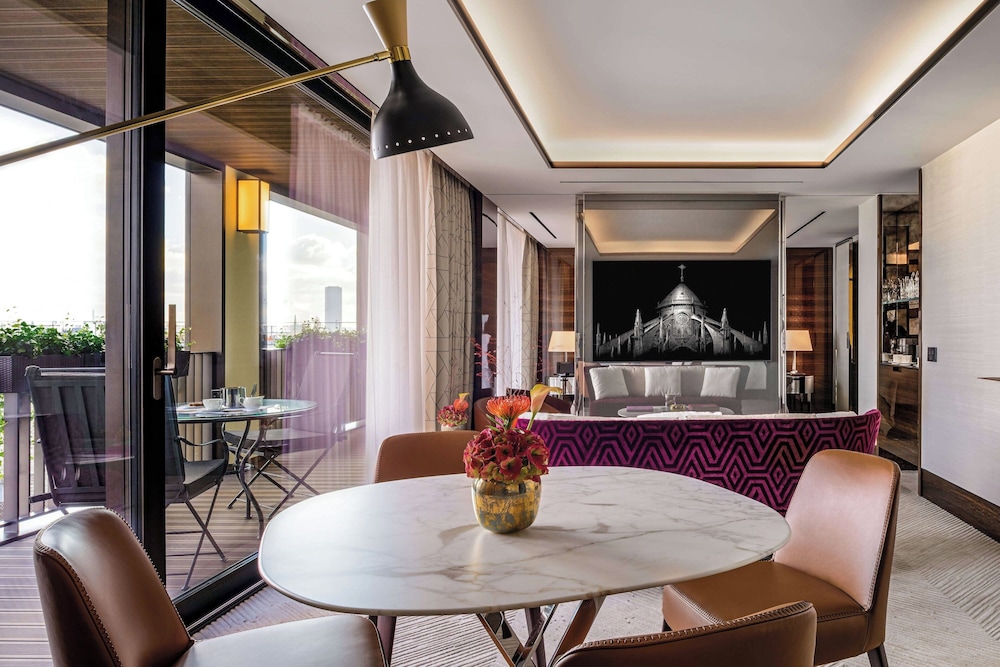 Deluxe Suite, Terrace