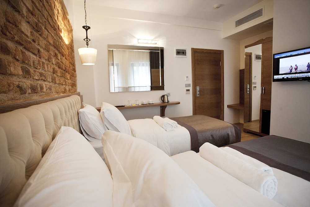 Triple Room, Balcony photo 1