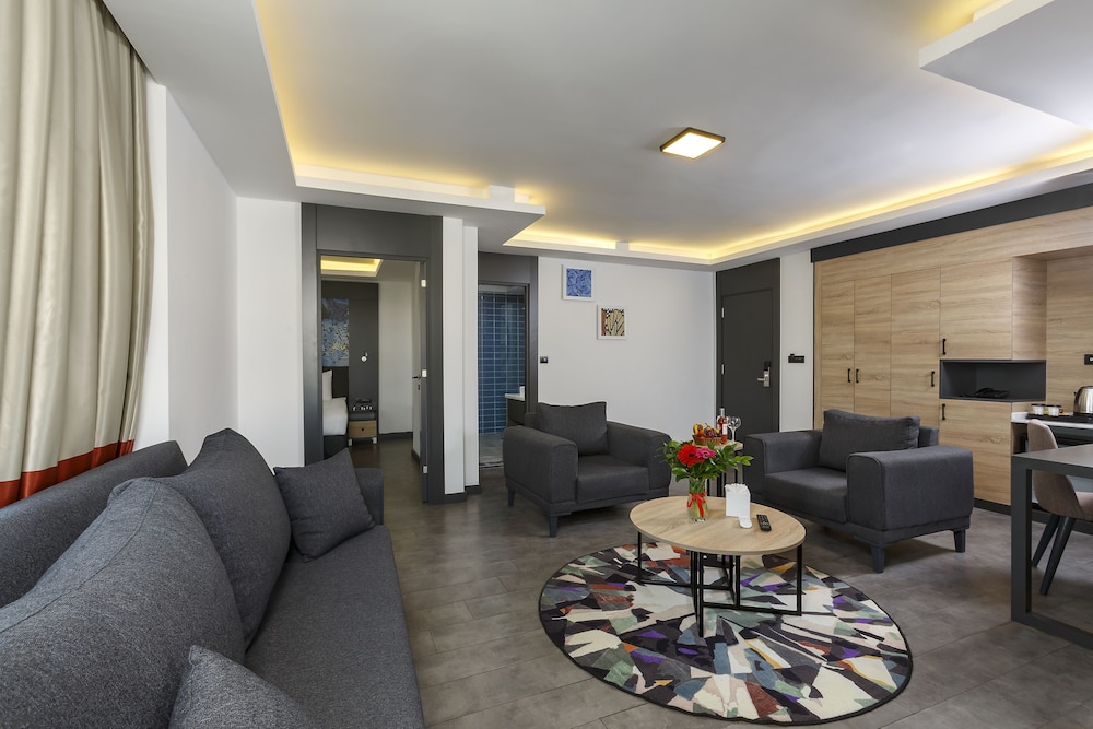 Deluxe Suite, 1 King Bed with Sofa bed, City View, Corner