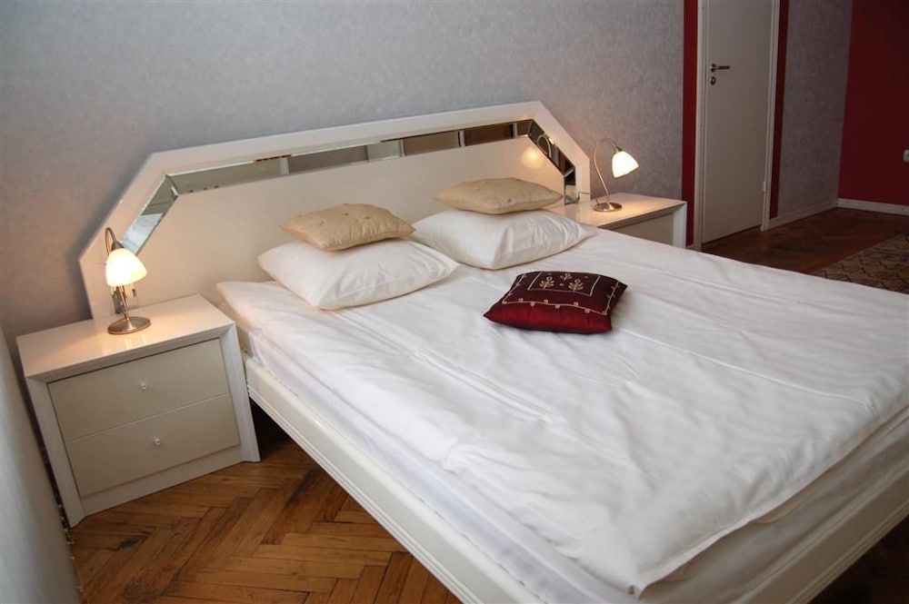 Double or Twin Room, Ensuite photo 3