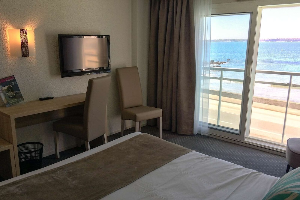 Comfort Double or Twin Room, Sea View - Photo 8