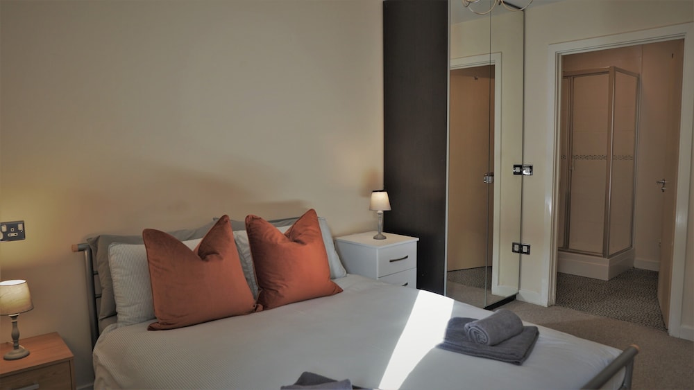 Executive Apartment (West Midlands)