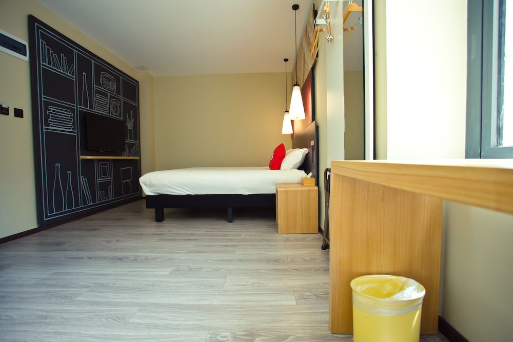 Superior King Size Room photo 3