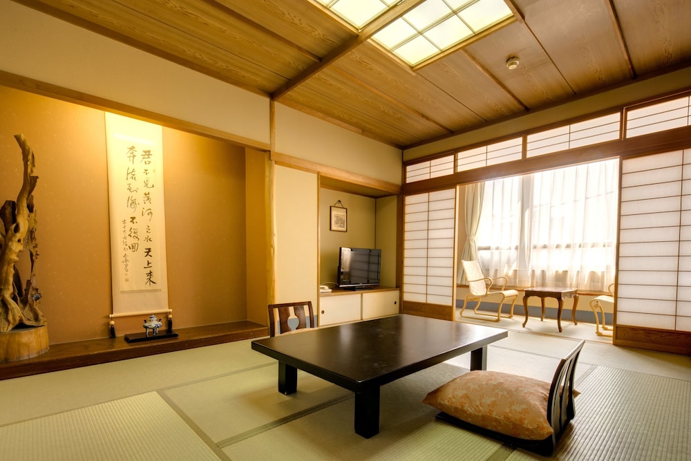 Japanese Style Room with Private Toilet, 10 Tatami-mats, Smoking photo 1