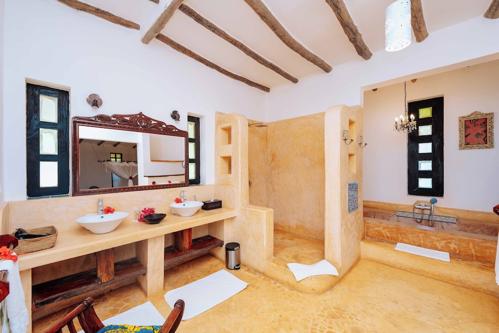 Luxury Villa, Private Pool, Partial Ocean View photo 3