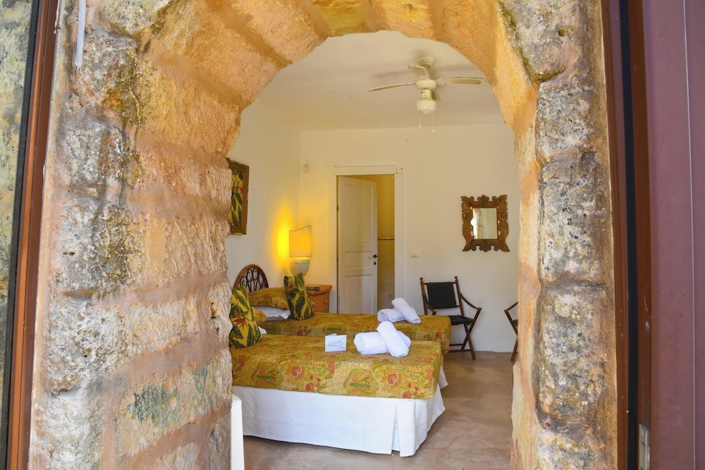 Family Villa, Multiple Bedrooms (Masseria Torre Calavaci) photo 2