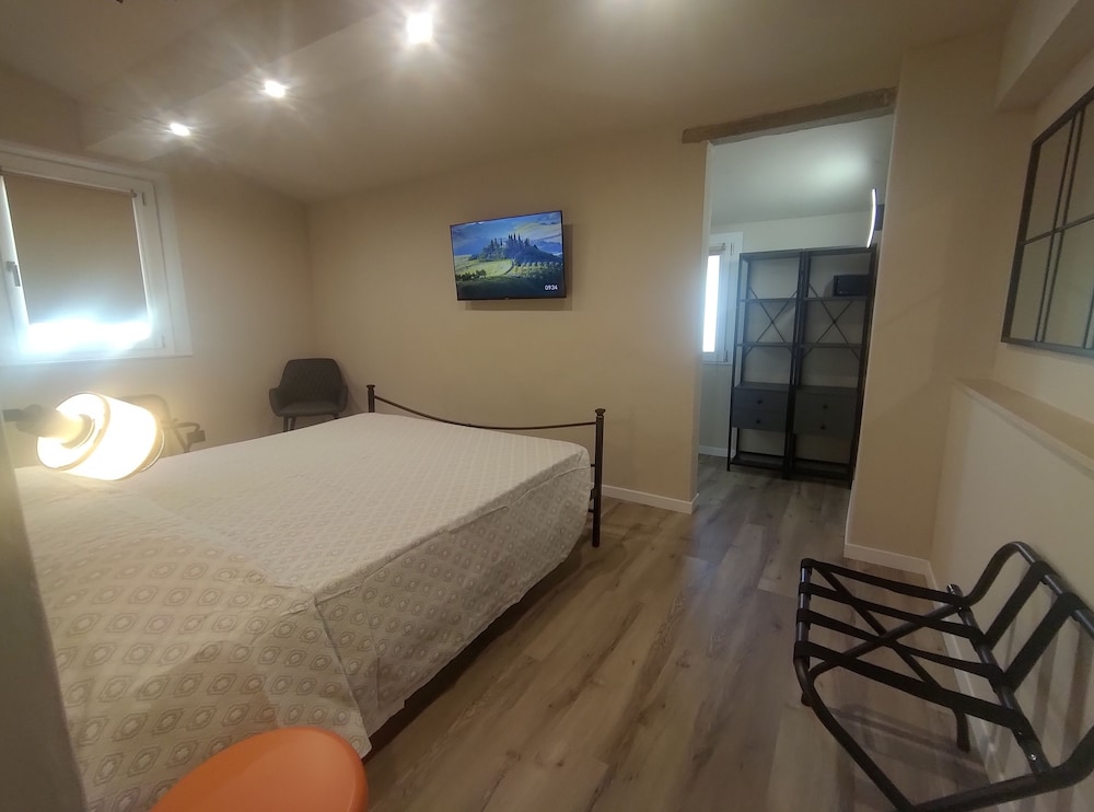 Classic Apartment, 1 Queen Bed with Sofa bed, Annex Building