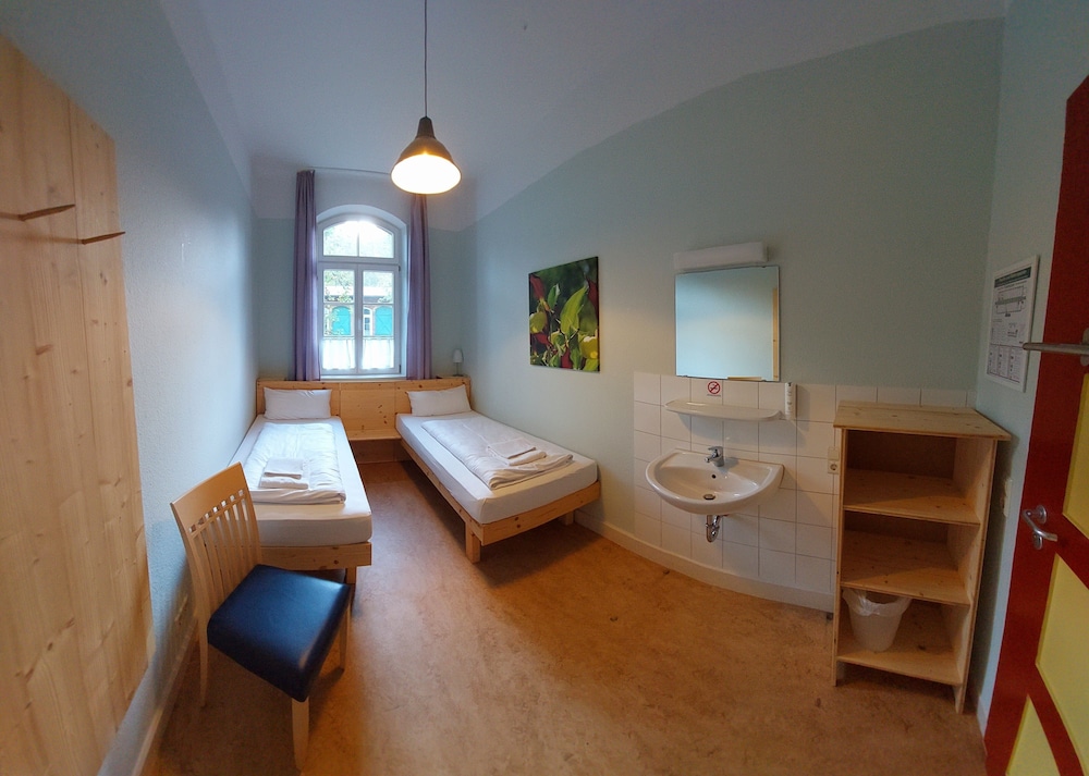 Basic Twin Room, Garden View photo 2