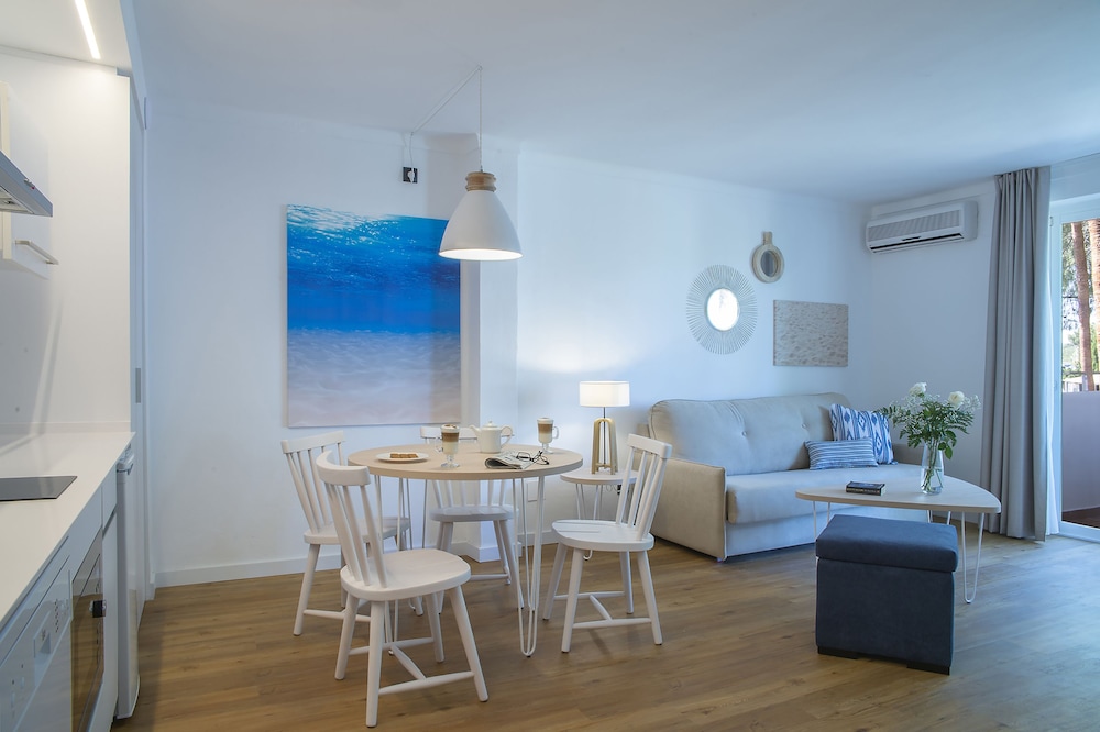 Apartment, 1 Bedroom, Balcony (2 adults + 2 children)