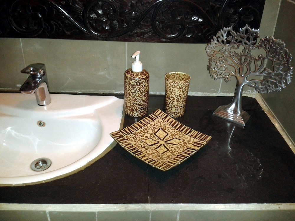 Puri #4, Double Room (Hot Water) photo 3