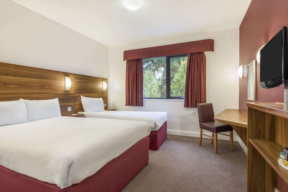 Room, Multiple Beds, Non Smoking photo 1