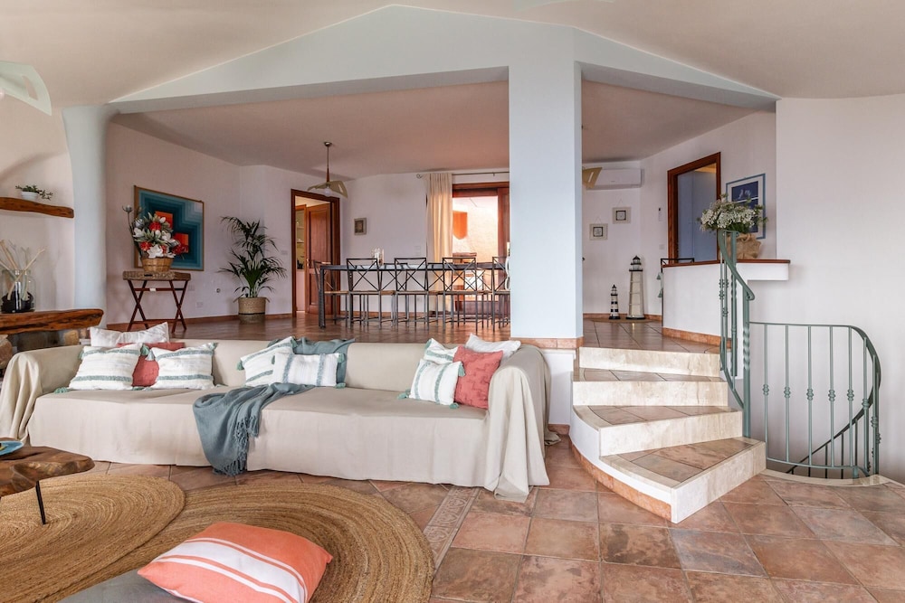 Villa photo 3