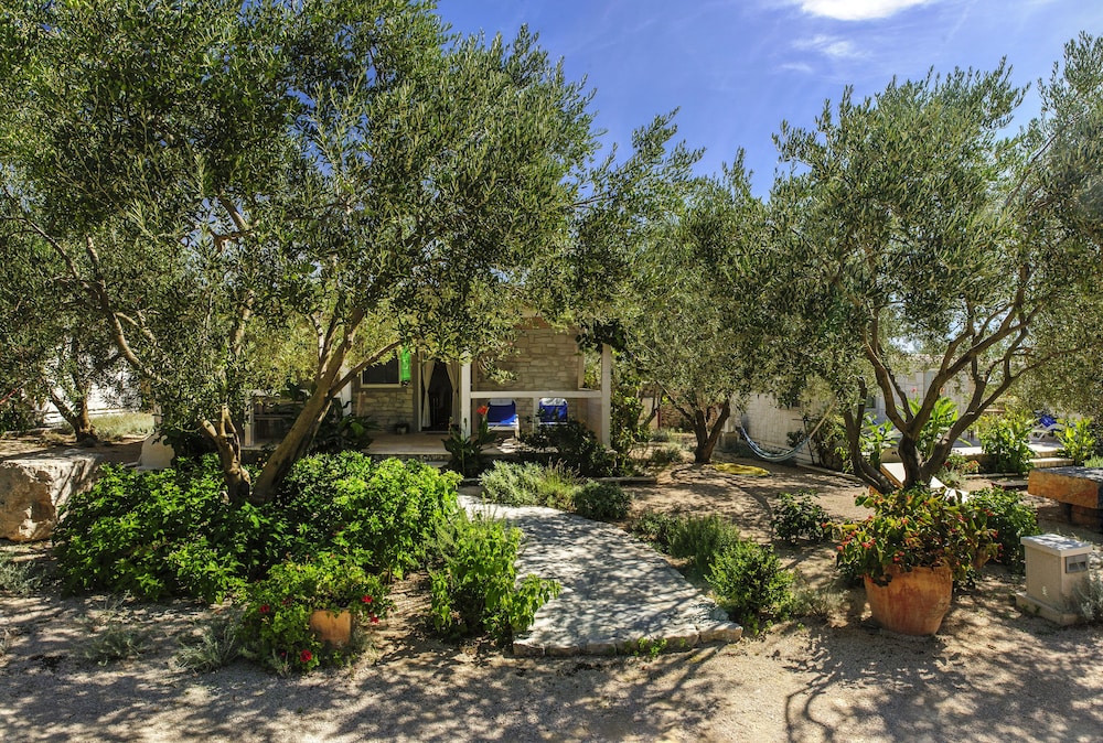 Mobile Home, 2 Bedrooms, 2 Bathrooms, Pool View (D2) photo 2