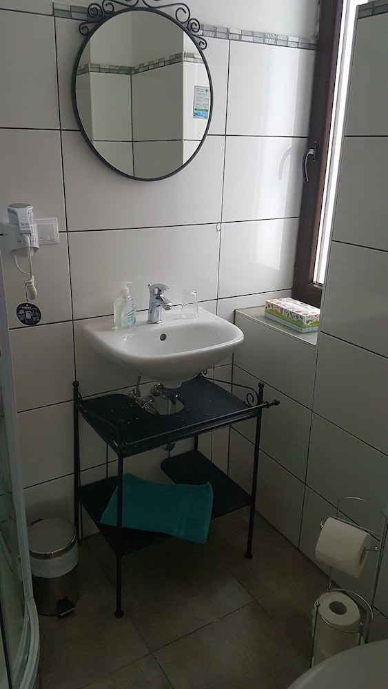 Basic Double Room photo 3