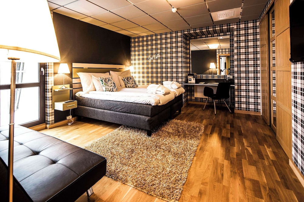 Suite, 1 Double Bed, Non Smoking photo 1