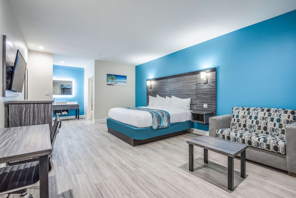 Room, 1 King Bed, Smoking - Photo 1