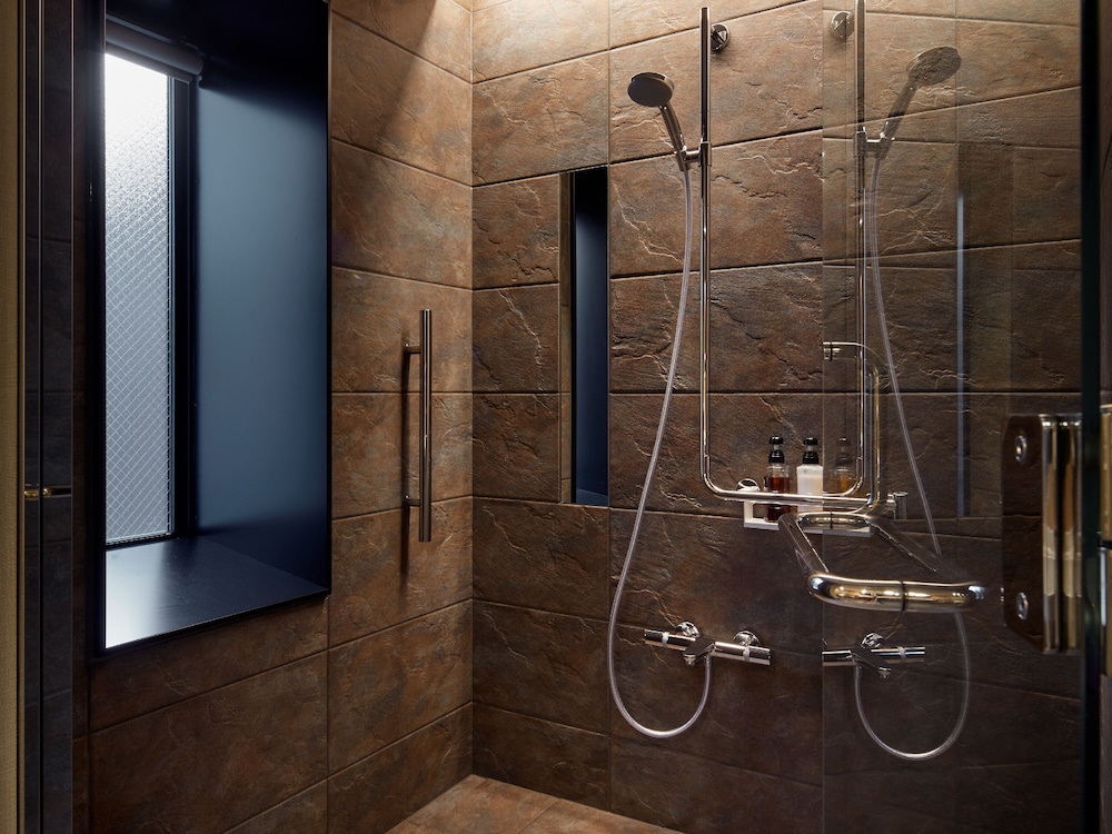 Universal Corner Twin Room, Non Smoking (28 square meters) - Photo 6