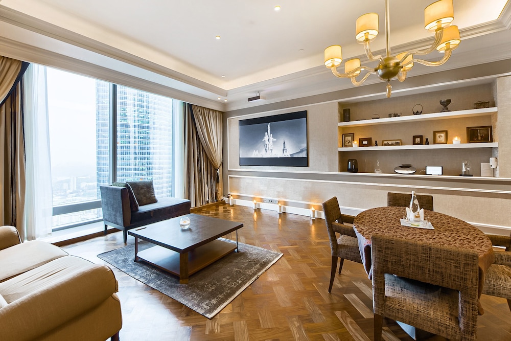 Sky View Apartment, 49th floor of the "Federation Tower West" photo 2