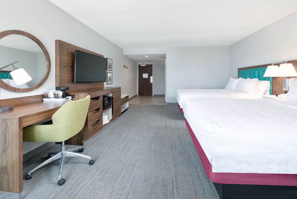 Two Double Beds, Beach View, Non-Smoking photo 3