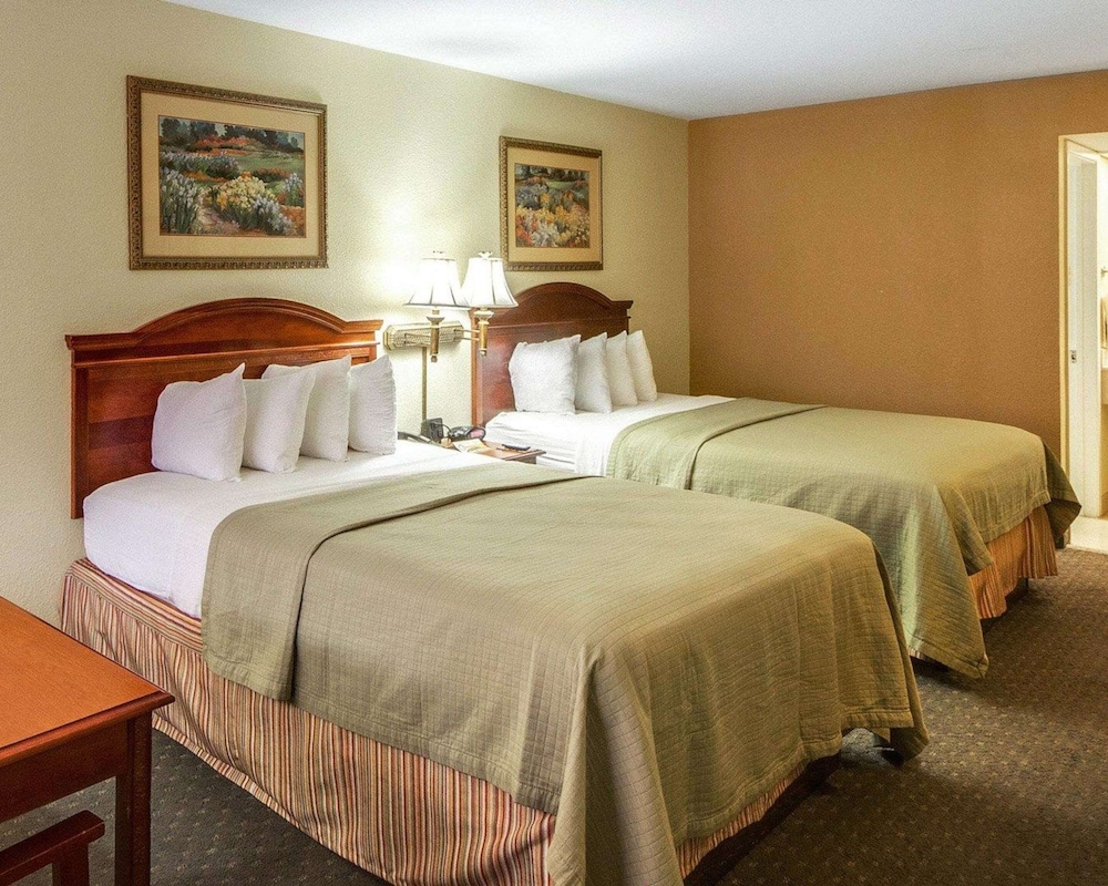 Room, 2 Queen Beds, Accessible, Non Smoking - Photo 3