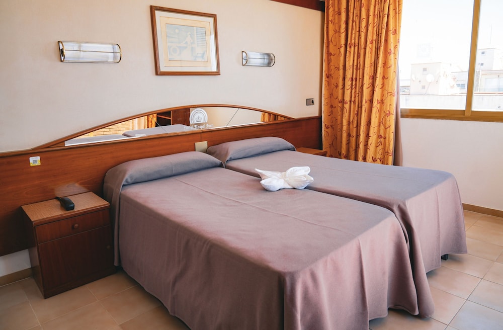 Twin Room (2 adults) - Photo 2