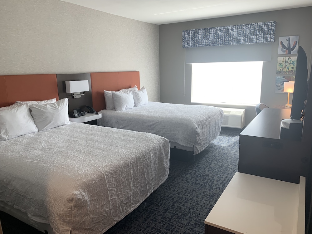 Room, 2 Queen Beds, Refrigerator - Photo 2