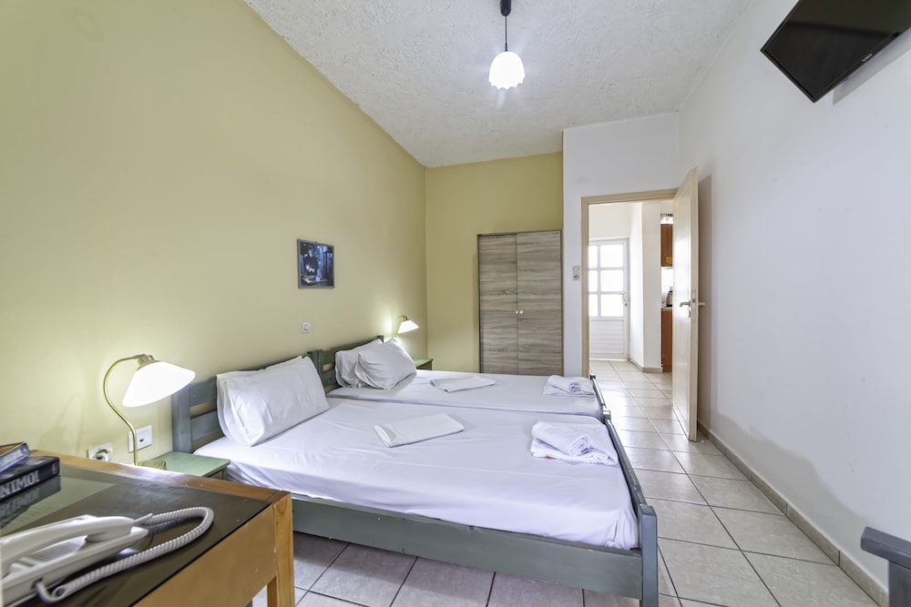 Classic Quadruple Room, Garden View photo 1