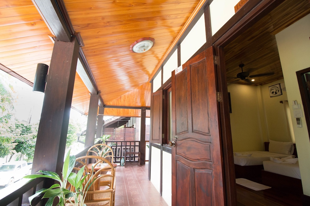 Deluxe Twin with balcony river view