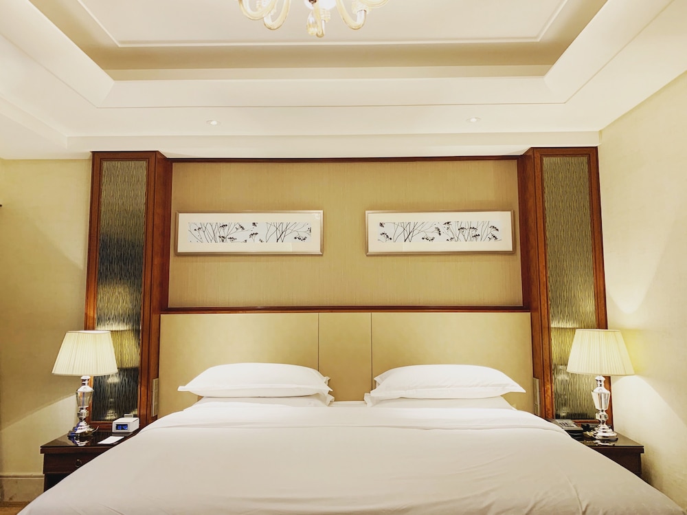 Room, 1 King Bed, River View photo 2
