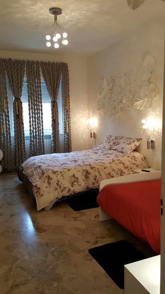 Comfort Triple Room, City View