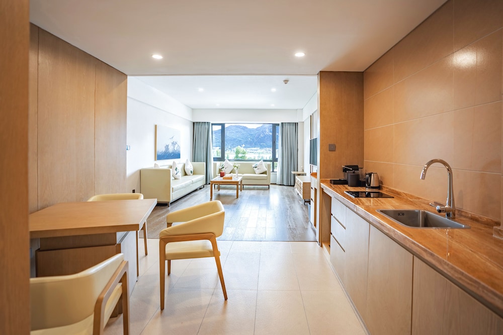 Deluxe Suite, 1 Bedroom - Photo 3