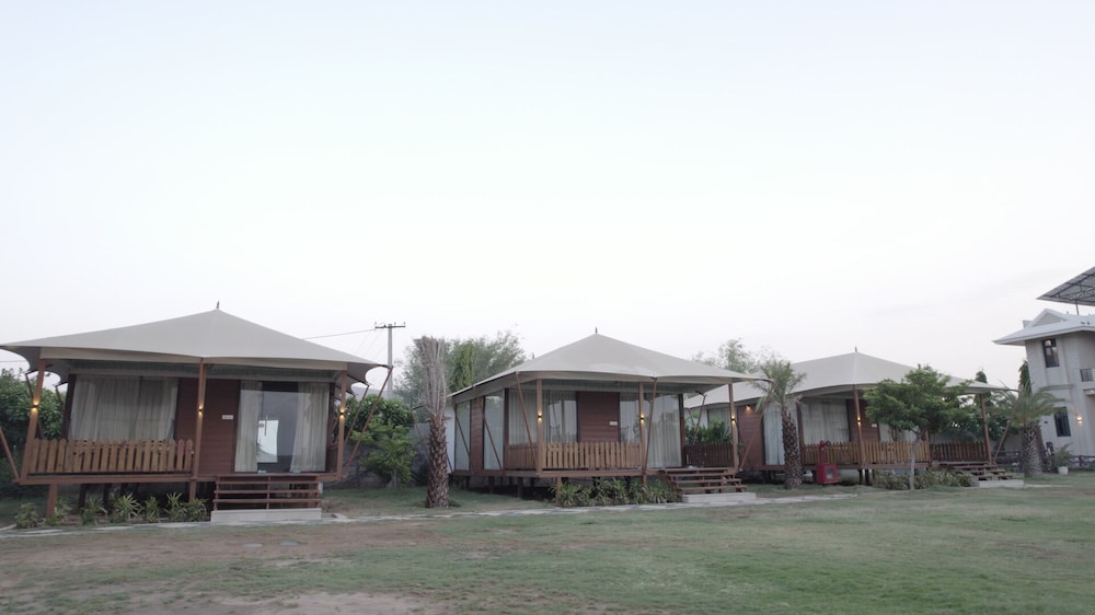 Maharaja Tent Suite photo 3
