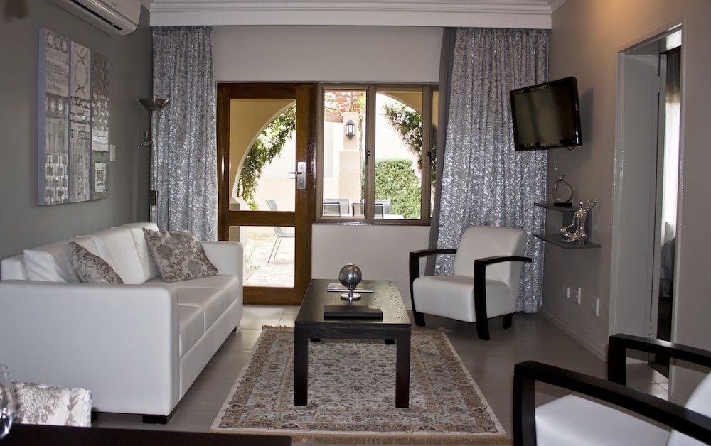 Apartment, 2 Bedrooms, Garden Area photo 1